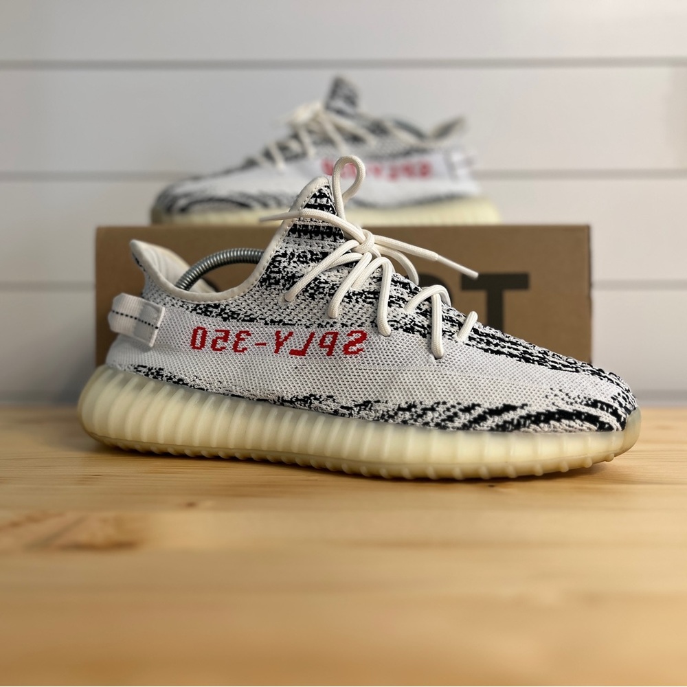 Yeezy Boost 350 V2 Zebra